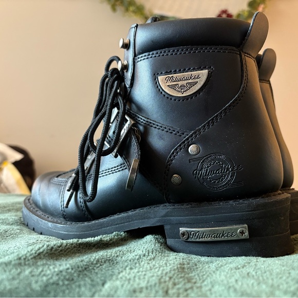 Women’s Milwaukee Motorcycle Clothing Company Leather Black Motorcycle Boots - Picture 3 of 8